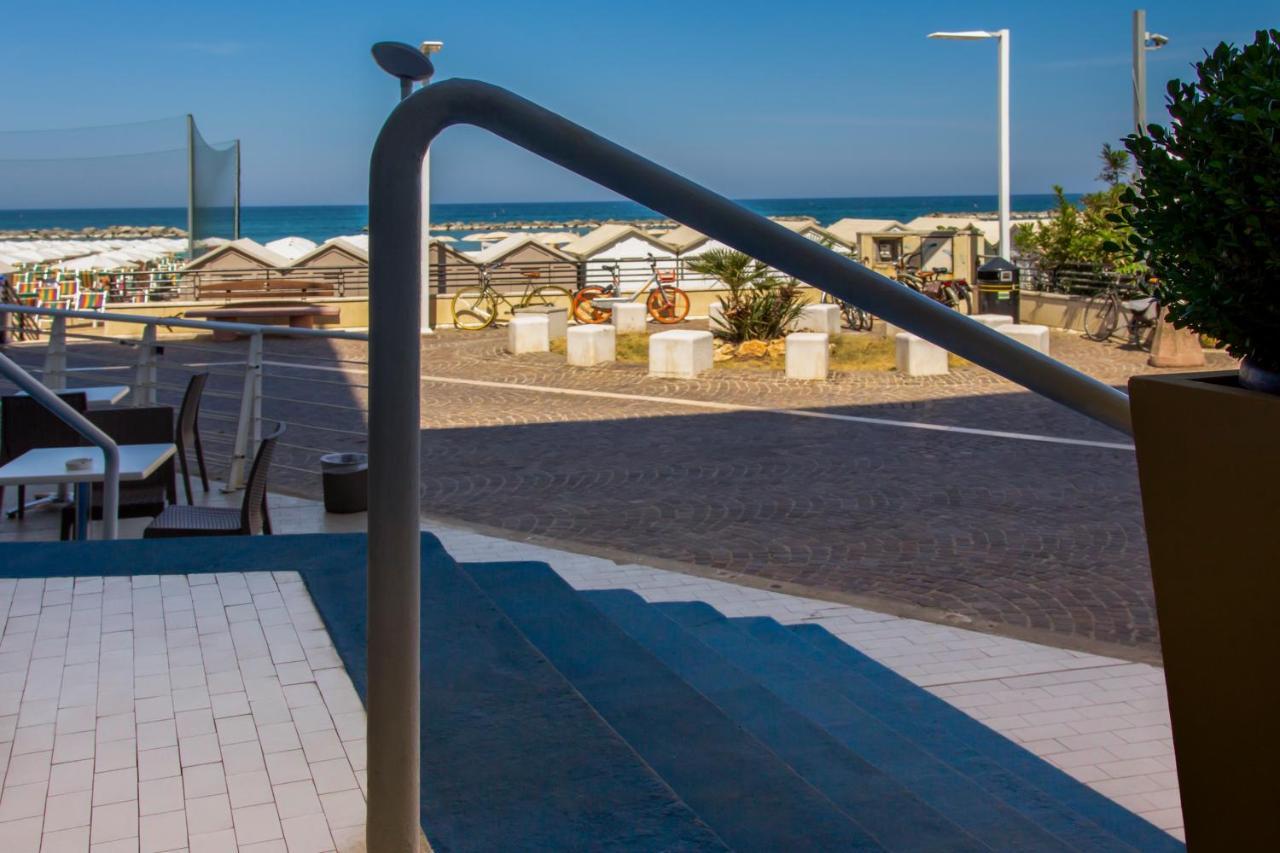 Hotel President'S بيزارو المظهر الخارجي الصورة