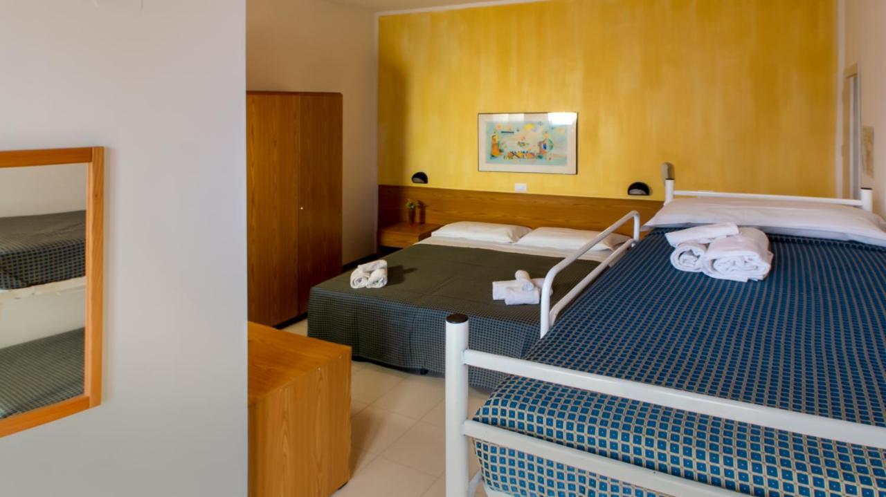 Hotel President'S بيزارو المظهر الخارجي الصورة