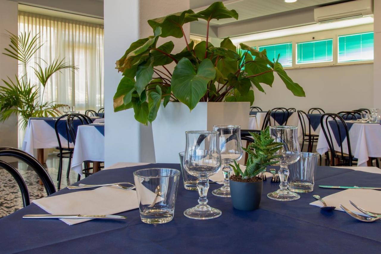Hotel President'S بيزارو المظهر الخارجي الصورة