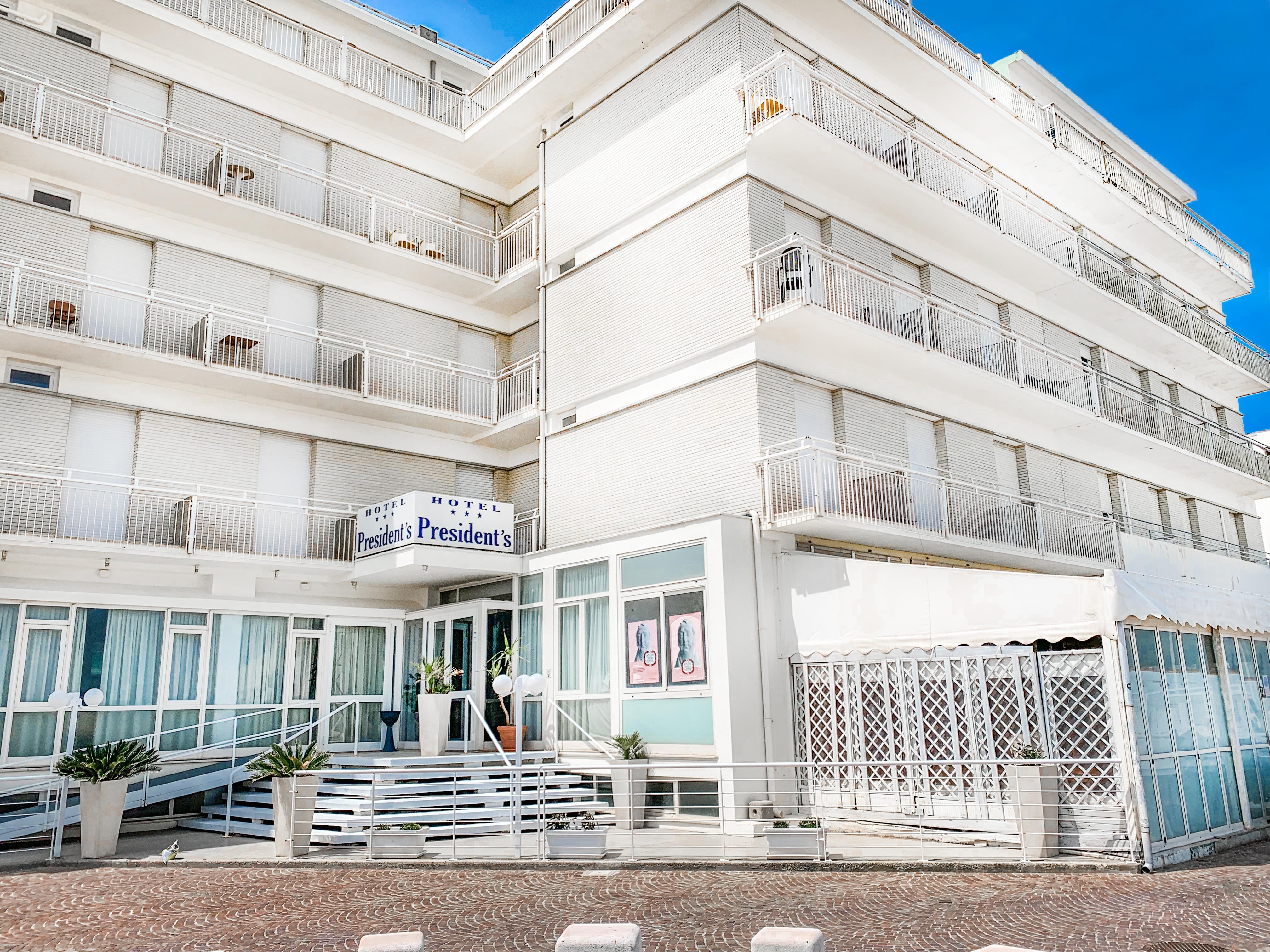 Hotel President'S بيزارو المظهر الخارجي الصورة