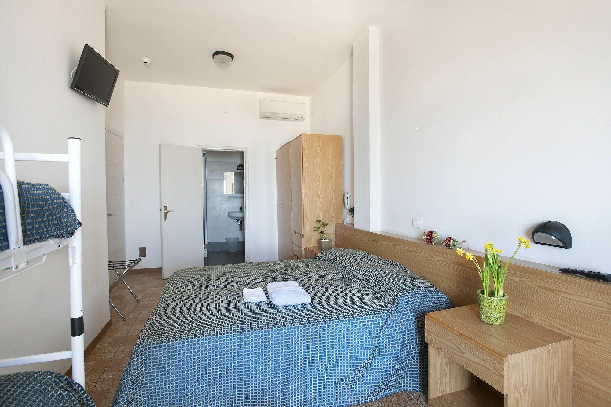Hotel President'S بيزارو المظهر الخارجي الصورة